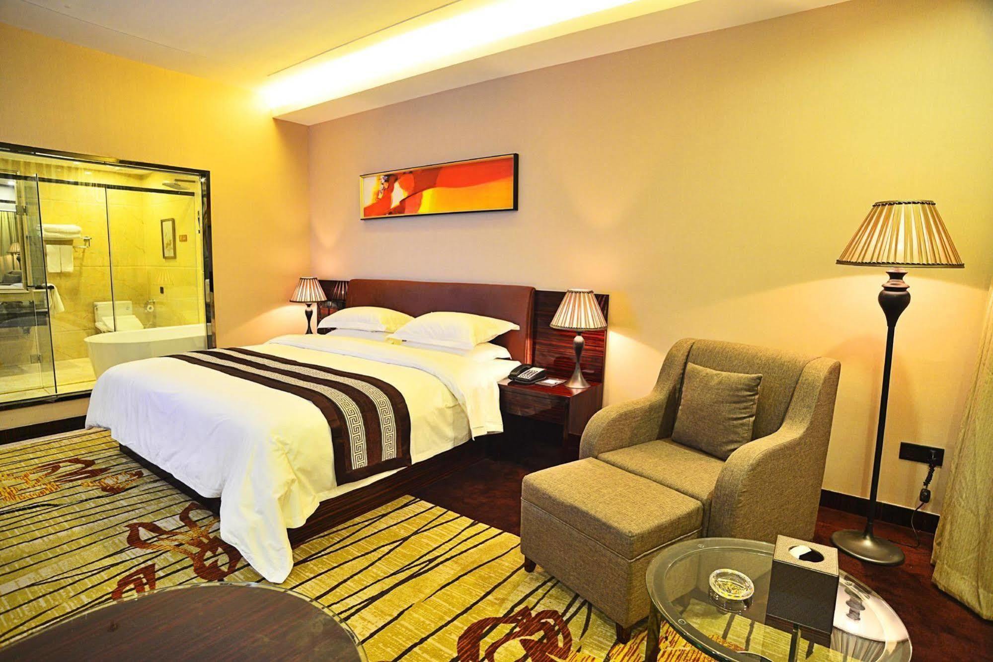 Liang Fan Holiday Inn Kanton Exterior foto
