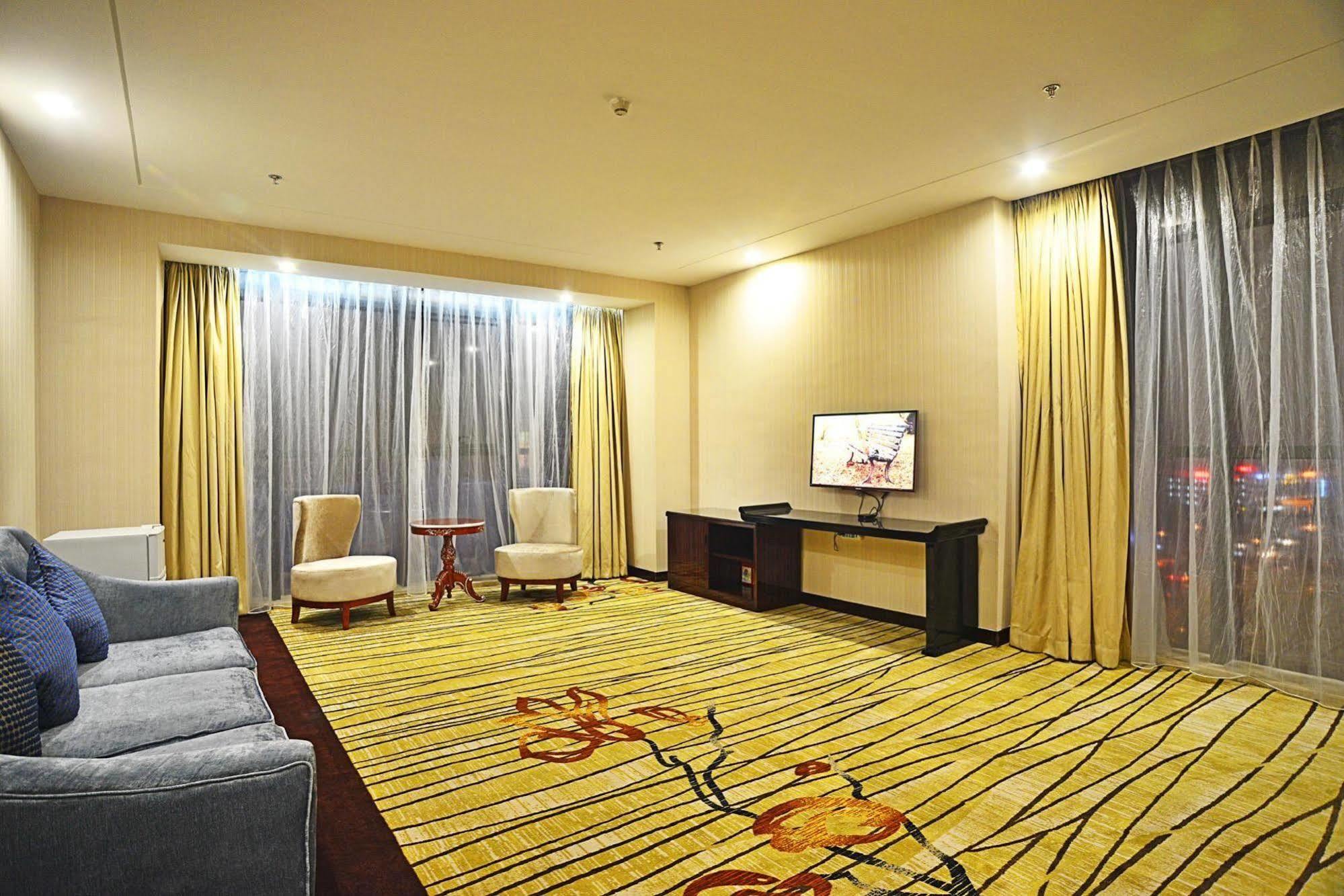 Liang Fan Holiday Inn Kanton Exterior foto